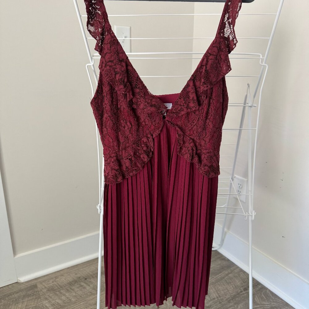 Tobi Pleated Mini Dress - Maroon Wine - Size M